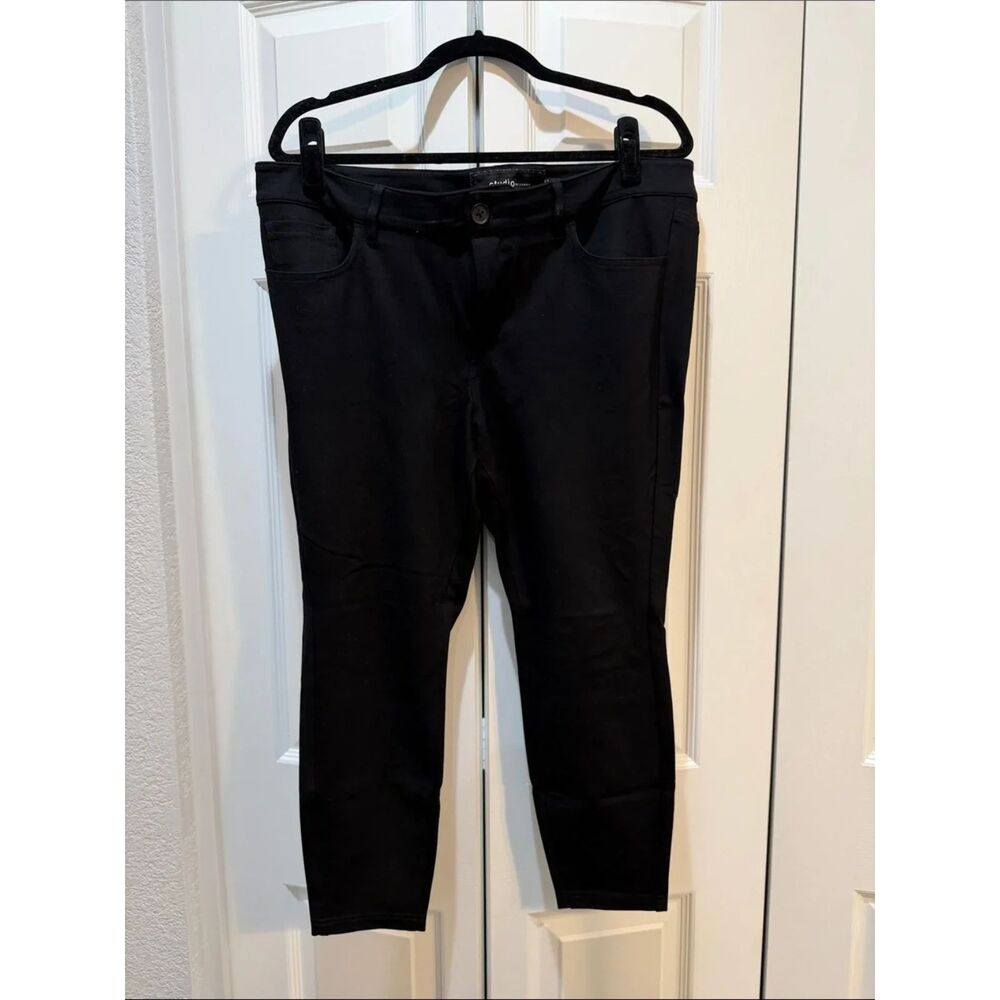 Studio by Torrid Women’s Black Stretch Skinny Cropped Ankle Pants Plus 14XS